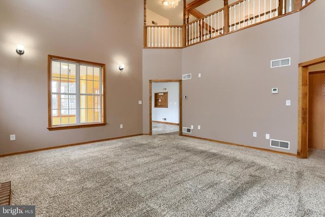 865 DRY RUN RD, Grantville, PA 17028