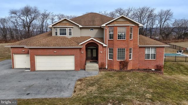 865 DRY RUN RD, Grantville, PA 17028