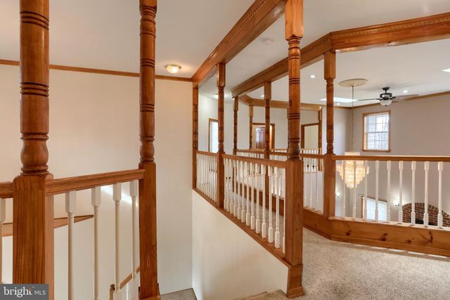 865 DRY RUN RD, Grantville, PA 17028