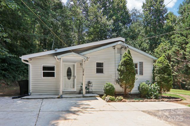 1416 Roy Dula Place SW, Lenoir, NC 28645