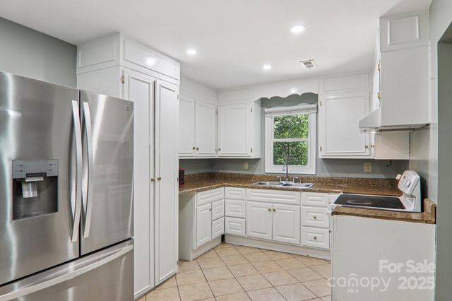 1416 Roy Dula Place SW, Lenoir, NC 28645