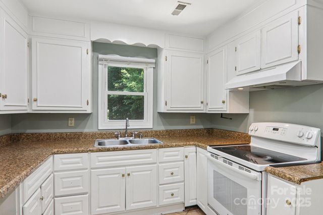 1416 Roy Dula Place SW, Lenoir, NC 28645