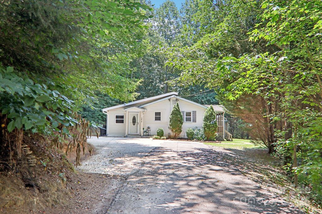 1416 Roy Dula Place SW, Lenoir, NC 28645