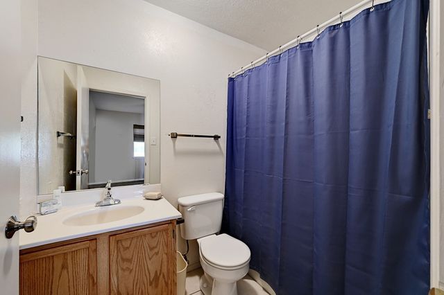 1110 N Ordenar St, Marfa, TX 79843