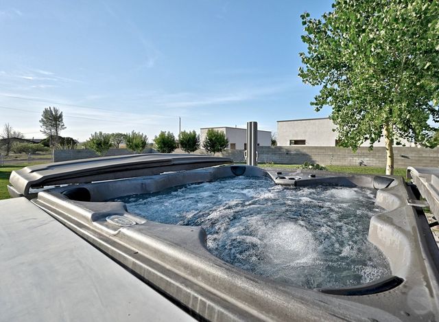 1110 N Ordenar St, Marfa, TX 79843