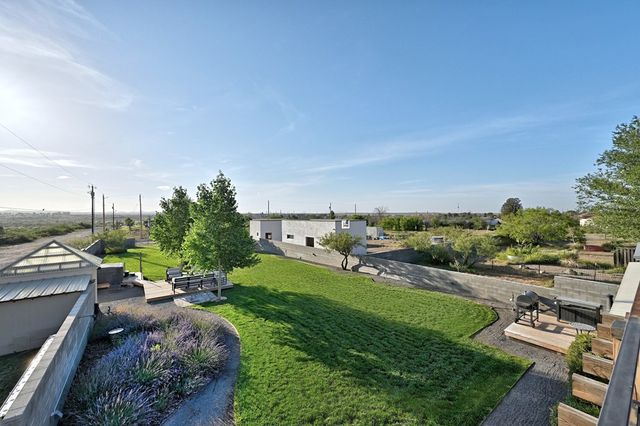 1110 N Ordenar St, Marfa, TX 79843