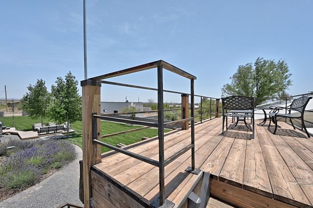 1110 N Ordenar St, Marfa, TX 79843