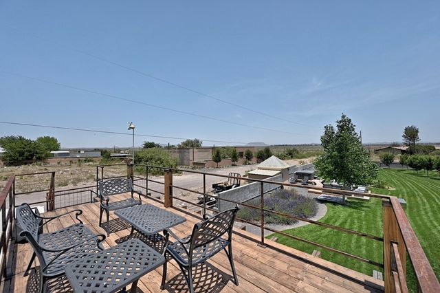 1110 N Ordenar St, Marfa, TX 79843