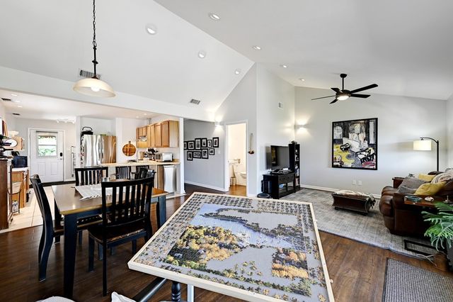 1110 N Ordenar St, Marfa, TX 79843