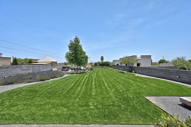 1110 N Ordenar St, Marfa, TX 79843