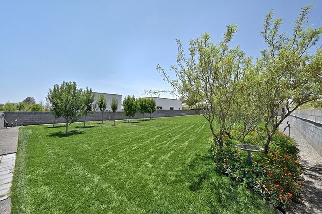 1110 N Ordenar St, Marfa, TX 79843