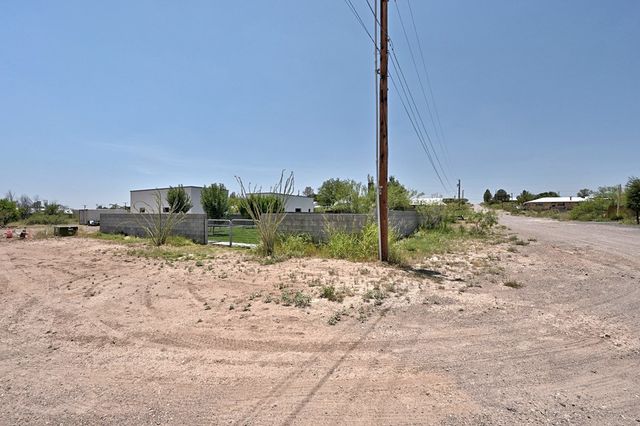1110 N Ordenar St, Marfa, TX 79843