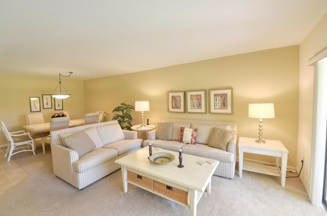 15 Southport Lane E, Boynton Beach, FL 33436