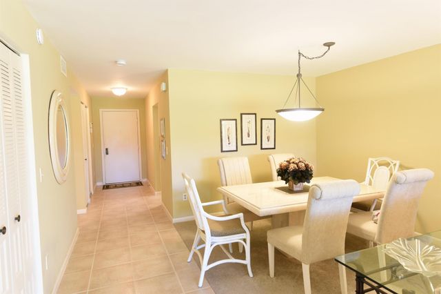 15 Southport Lane E, Boynton Beach, FL 33436