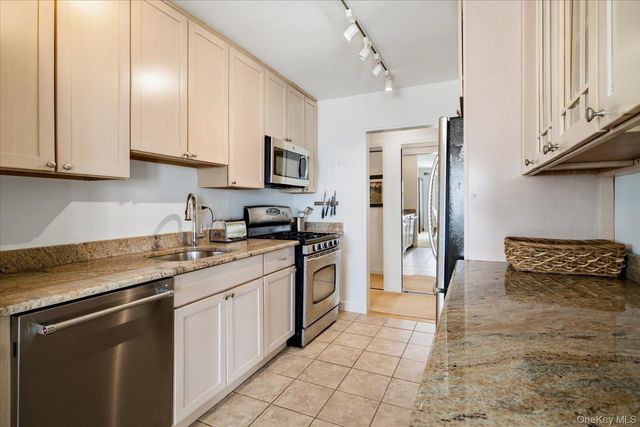 522 SHORE Road 5G, Long Beach, NY 11561