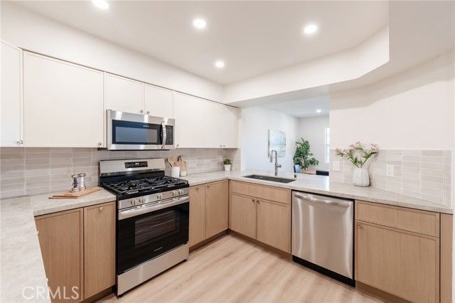 1044 W 252nd 4, Harbor City (los Angeles), CA 90710