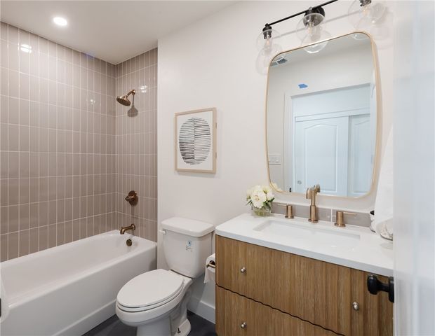 1044 W 252nd 4, Harbor City (los Angeles), CA 90710