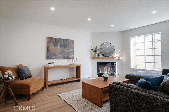 1044 W 252nd 4, Harbor City (los Angeles), CA 90710