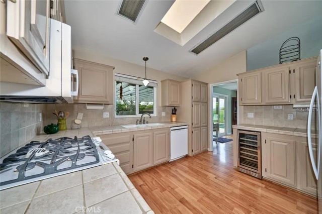 33540 Barcelona, Thousand Palms, CA 92276