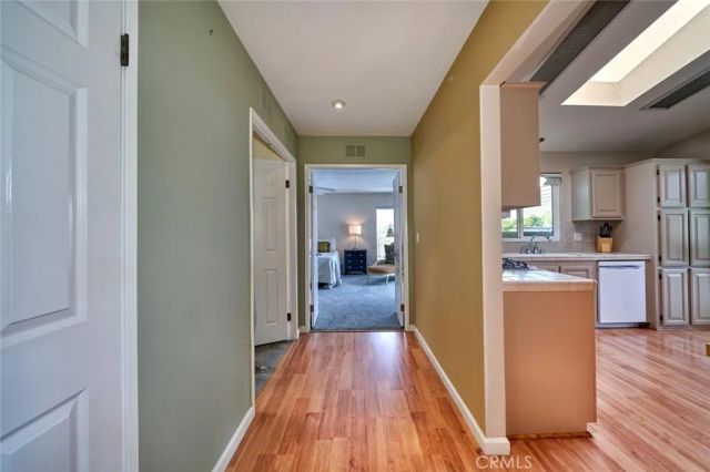 33540 Barcelona, Thousand Palms, CA 92276