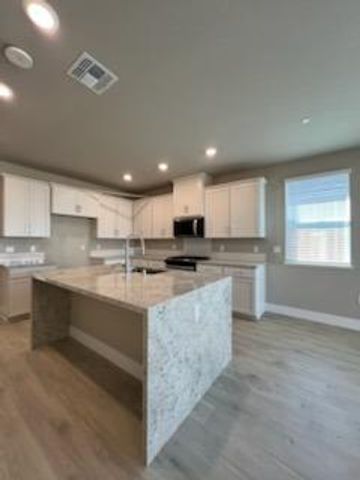 11517 S Lagarto Way, Rancho Cordova, CA 95742