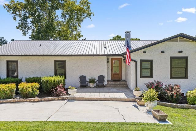 2166 S Shore Acres Road, Soddy Daisy, TN 37379