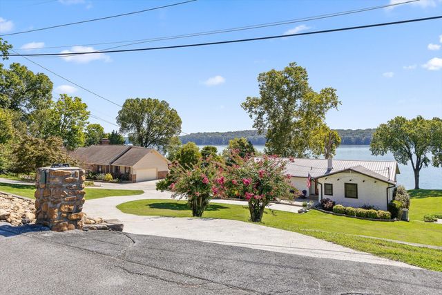 2166 S Shore Acres Road, Soddy Daisy, TN 37379