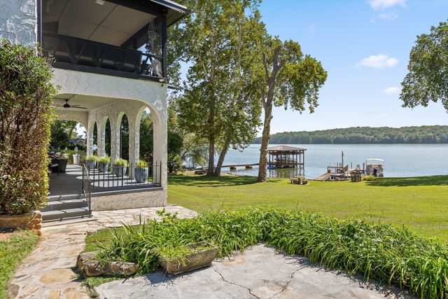 2166 S Shore Acres Road, Soddy Daisy, TN 37379