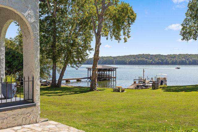 2166 S Shore Acres Road, Soddy Daisy, TN 37379