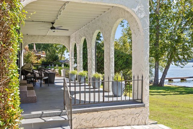 2166 S Shore Acres Road, Soddy Daisy, TN 37379