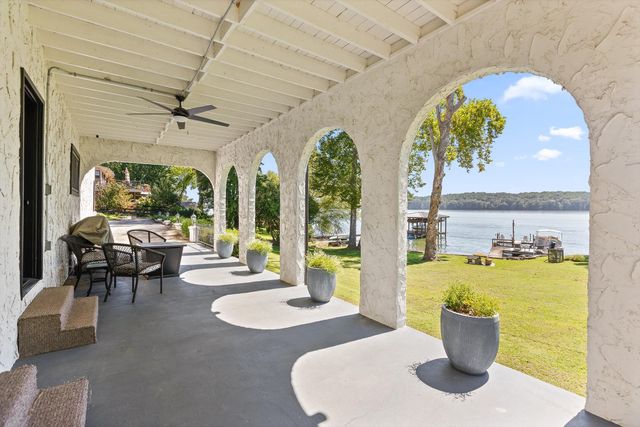 2166 S Shore Acres Road, Soddy Daisy, TN 37379