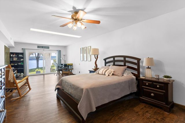 2166 S Shore Acres Road, Soddy Daisy, TN 37379