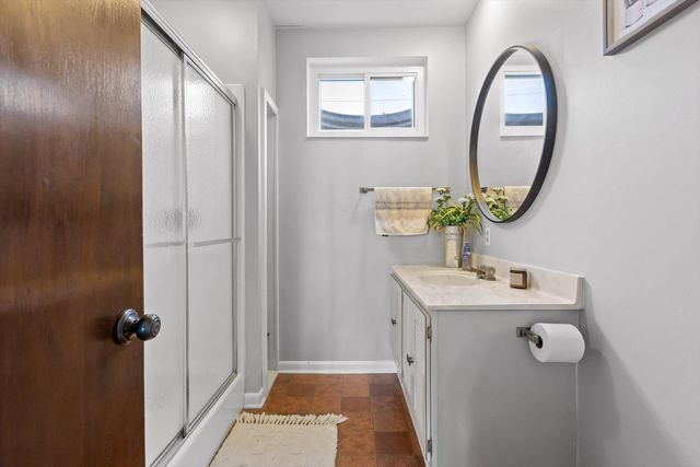 2166 S Shore Acres Road, Soddy Daisy, TN 37379