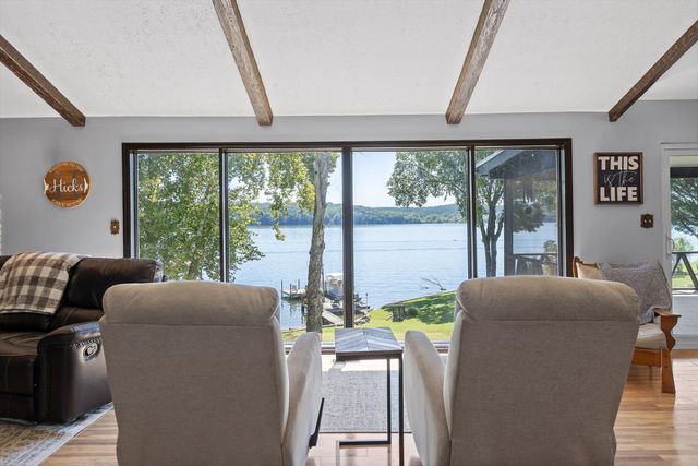 2166 S Shore Acres Road, Soddy Daisy, TN 37379