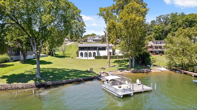 2166 S Shore Acres Road, Soddy Daisy, TN 37379