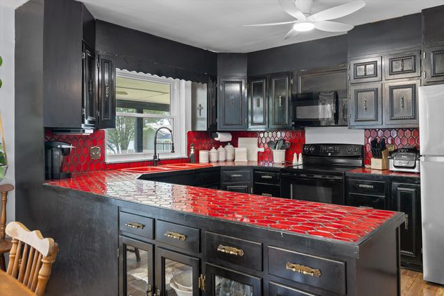 2166 S Shore Acres Road, Soddy Daisy, TN 37379