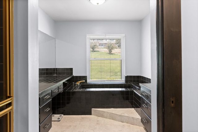 2166 S Shore Acres Road, Soddy Daisy, TN 37379