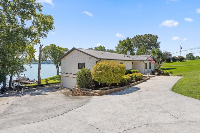 2166 S Shore Acres Road, Soddy Daisy, TN 37379