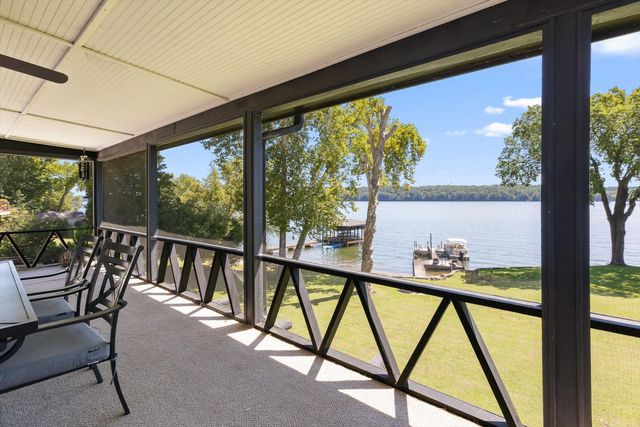 2166 S Shore Acres Road, Soddy Daisy, TN 37379