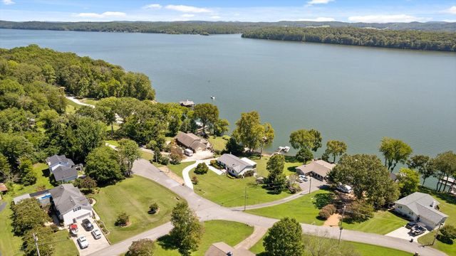 2166 S Shore Acres Road, Soddy Daisy, TN 37379