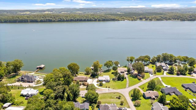 2166 S Shore Acres Road, Soddy Daisy, TN 37379