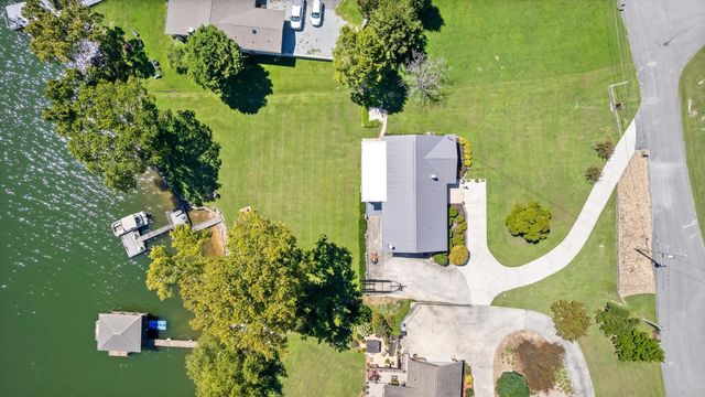 2166 S Shore Acres Road, Soddy Daisy, TN 37379