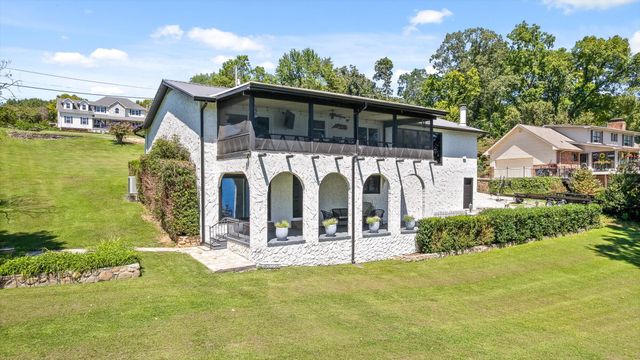 2166 S Shore Acres Road, Soddy Daisy, TN 37379