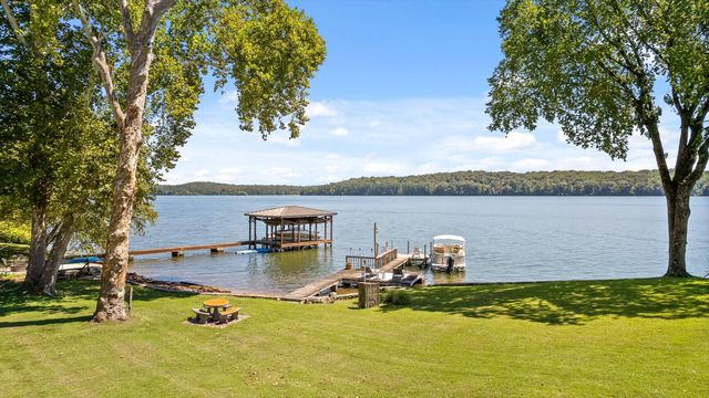 2166 S Shore Acres Road, Soddy Daisy, TN 37379