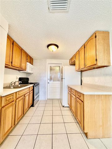 2204 IRENE STREET B, Lutz, FL 33549