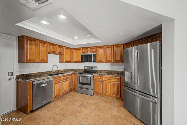 4122 W CALAVAR Road, Phoenix, AZ 85053