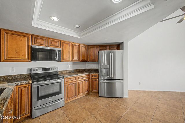4122 W CALAVAR Road, Phoenix, AZ 85053