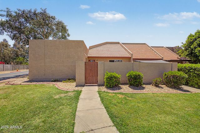 4122 W CALAVAR Road, Phoenix, AZ 85053