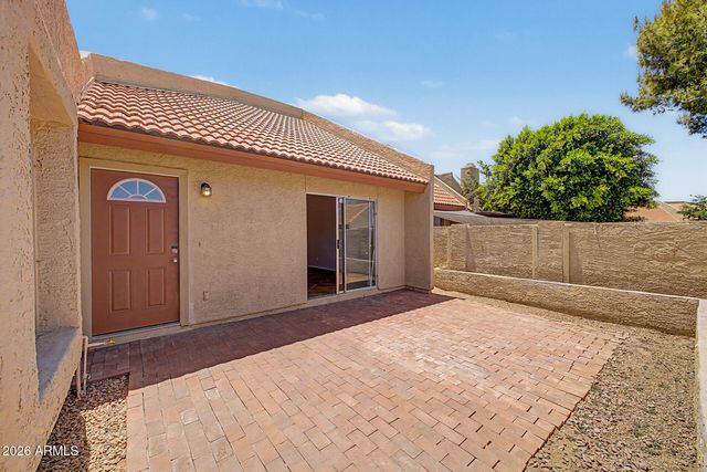 4122 W CALAVAR Road, Phoenix, AZ 85053