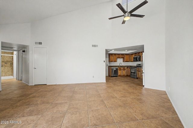 4122 W CALAVAR Road, Phoenix, AZ 85053